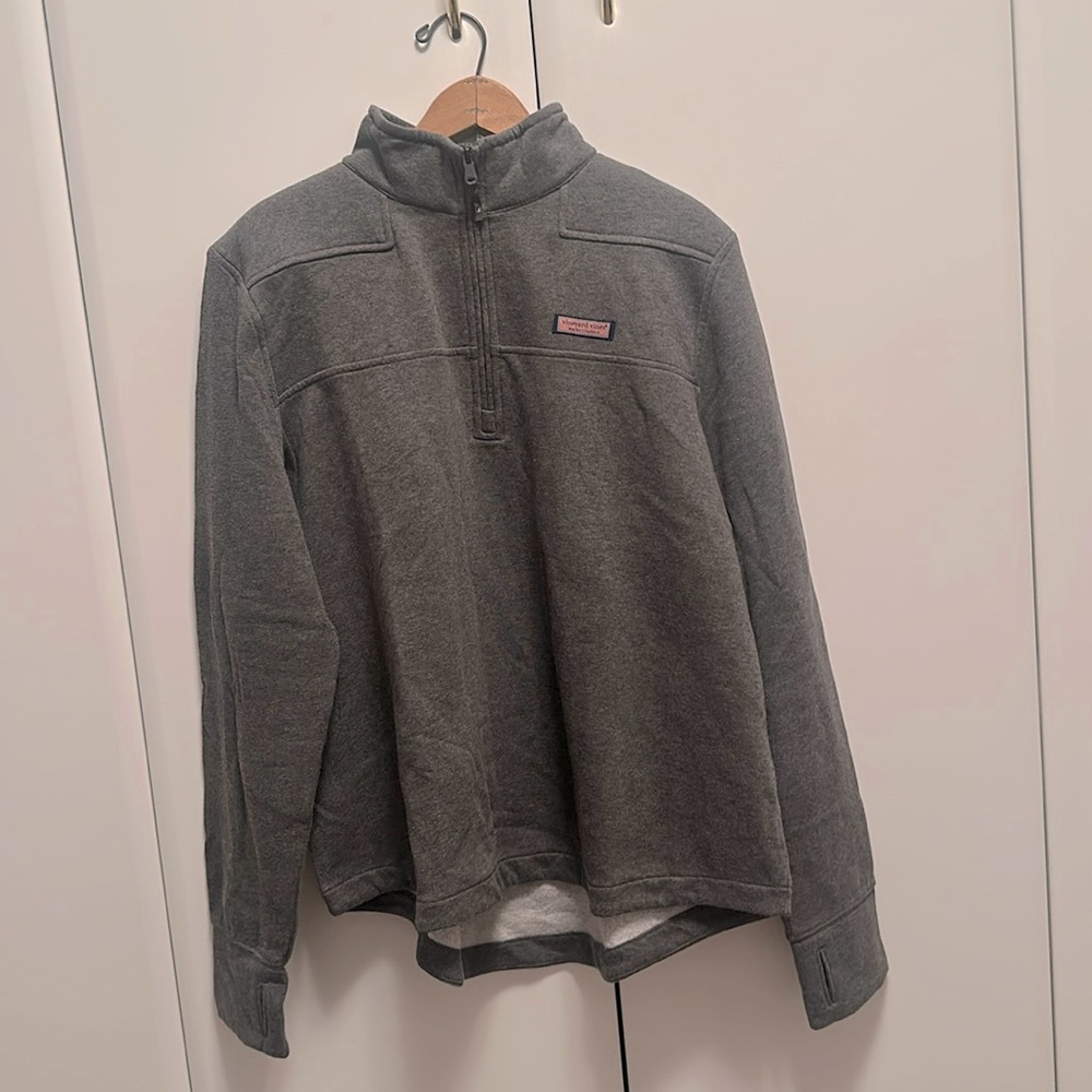 Women’s Vineyard Vines 1/4 zip sweatshirt.